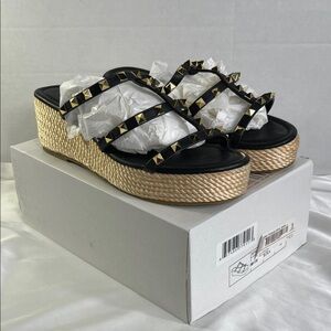 Olivia Miller Gold Studded‎ Women's Platform Sandals Size 10 Black Rope Accent